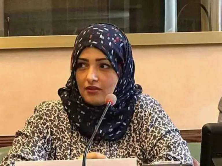 حقوقية يمنية تكشف فظائع سجون المكلا: ضباط إماراتيّون يعرقلون أوامر القضاء.. ومحتجزون بلا تهمة منذ 10سنوات...